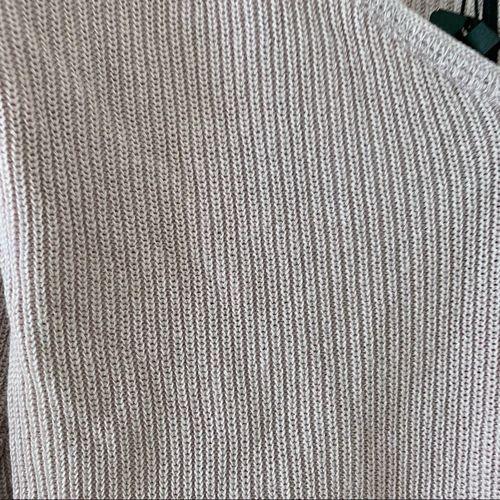 💕 EXPRESS Pink V-Neck Wide Neck Choker Sweater with Balloon Sleeves - Picture 3 of 11